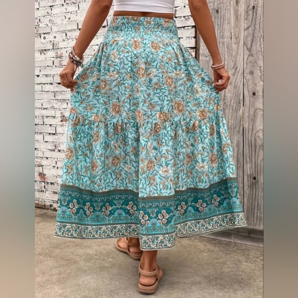 Chic Floral A-Line Skirt in Blue and Brown - Picture 2 of 3